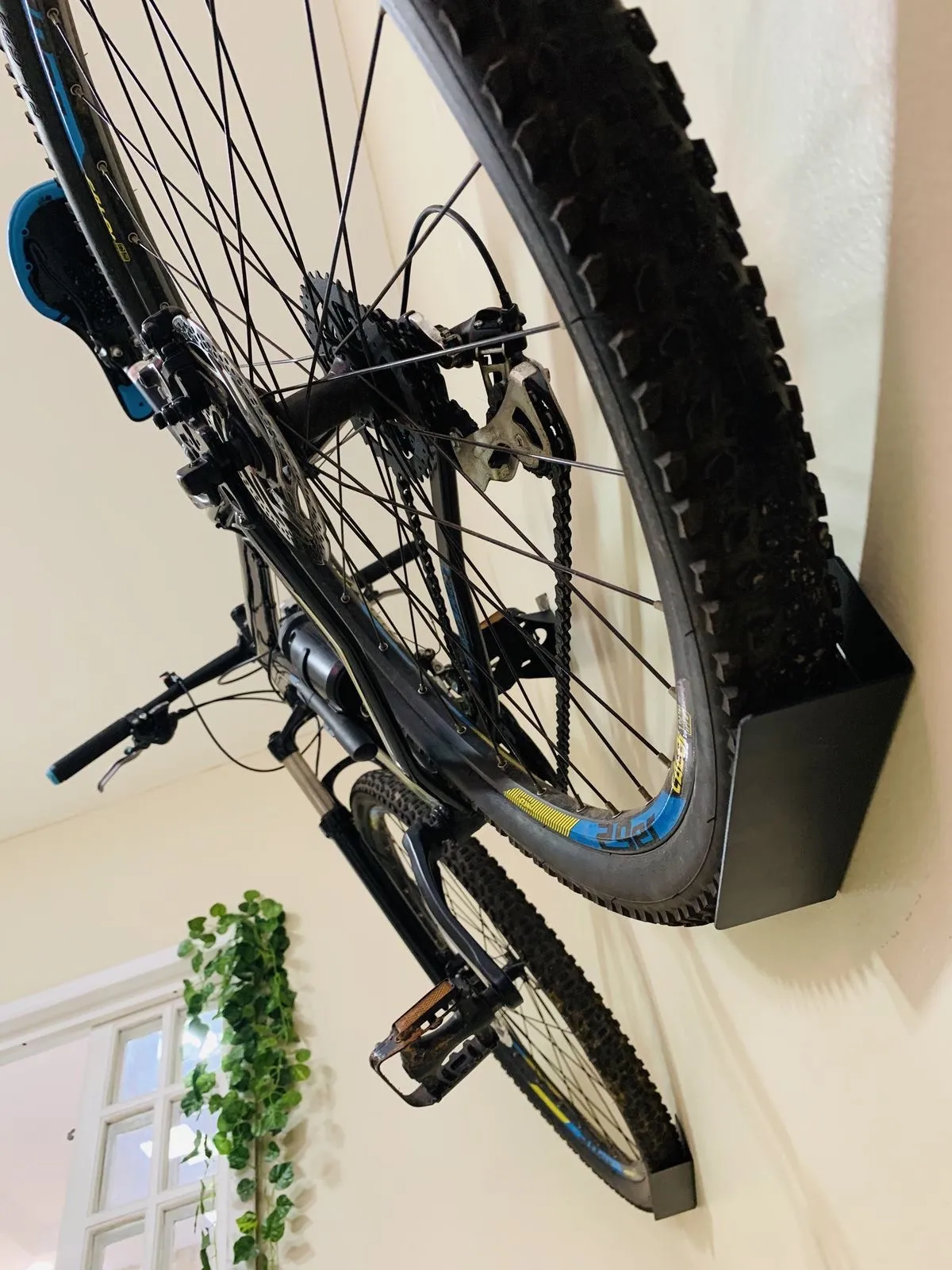 Support vélo mural